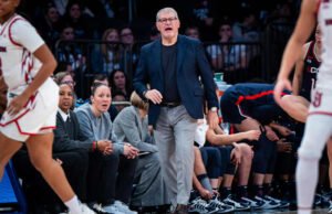 UConn yang tak terkalahkan bergabung dengan UCLA, Texas dan South Carolina sebagai unggulan No. 1 untuk Turnamen NCAA putri