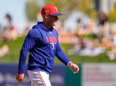 Pelempar pemula Rangers mengetahui bahwa dia masuk tim selama kunjungan manajer