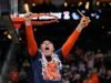 Illinois melaju ke Final Four pertamanya dalam 21 tahun, mengalahkan Iowa 71-59