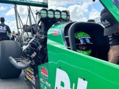 Baik atau buruk, Tony Stewart bersumpah untuk mempertahankan keunggulan kompetitifnya saat berpacu melawan istrinya