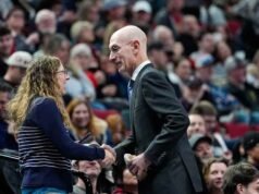 Silver menegaskan NBA akan ‘memperbaiki’ masalah tanking sebelum musim depan, mengatakan dia menyukai aturan 65 pertandingan