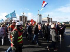 Dimulainya kembali pembuat kaca Arc: keadilan menyetujui penyelamatan tetapi mencatat penghapusan 700 pekerjaan