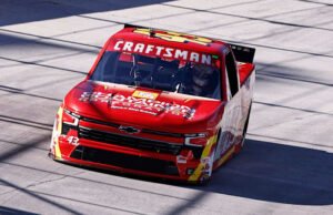 NASCAR menangguhkan Daniel Dye setelah siaran langsung ejekan terhadap David Malukas dari IndyCar