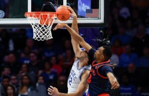 Boozer MVP turnamen ACC untuk Duke No. 1 di tengah malam yang sulit melawan Onyenso dari Virginia No. 10