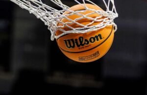 Pertarungan di Coastal Carolina, permainan Sun Belt wanita South Alabama menghina wasit, menghasilkan 8 ejeksi