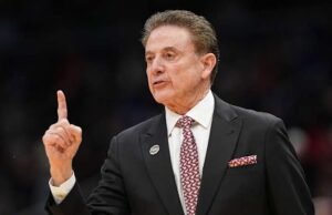 Direktur atletik St. John mengatakan Pitino telah menandatangani kontrak baru, menurut laporan