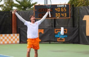 Single Kuat Menampilkan Spurs Doubleheader Melawan Pasang Surut, Beruang