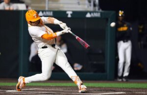 #21/22 Vols Jatuhkan Pembuka Rumah SEC ke Missouri, 8-4