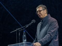 Kerahasiaan pemungutan suara dilanggar, jurnalis dan lawan politik diserang… Di Serbia, presiden memproklamirkan kemenangannya dalam pemilu daerah yang dinodai oleh tuduhan penipuan