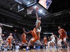Kaufman-Renn memberikan tip kepada pemenang pertandingan untuk mengirim unggulan kedua Purdue melewati unggulan ke-11 Texas 79-77 di Sweet 16