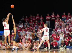 Petenis nomor 19 Miami dari Ohio mengalahkan Toledo 74-72, memperpanjang rekor kemenangan beruntun pembuka musim menjadi 30 pertandingan