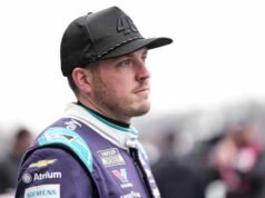 Vertigo mengesampingkan Alex Bowman, memaksanya keluar dari balapan Phoenix NASCAR hari Minggu