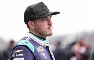 Vertigo mengesampingkan Alex Bowman, memaksanya keluar dari balapan Phoenix NASCAR hari Minggu