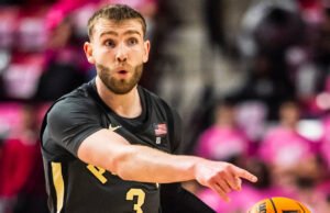 Smith Dinobatkan sebagai Finalis Cousy Award untuk Tahun Ketiga Berturut-turut – Purdue Boilermakers