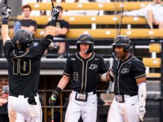 Baseball Meletus Lebih Awal, Skor 17 dalam Kemenangan Tuan Rumah