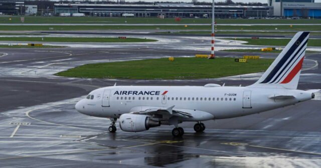 air-france-stoppe-ses-navettes-a-orly-easyjet-et-transavia-tentent-de-recuperer-ses-clients.jpg