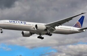 Di United Airlines, menonton video tanpa headphone kini dapat membuat Anda turun dari pesawat