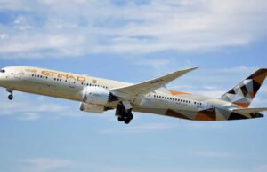 Dua penerbangan Abu Dhabi-Paris dijual dengan harga hampir 2.000 euro per tiket