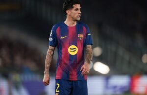 Flick memberikan persetujuannya atas kesinambungan bintang veteran Barcelona itu setelah musim ini