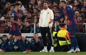 Bek kunci Barcelona diganti saat melawan Newcastle United karena kemungkinan cedera