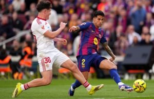 Hansi Flick menuntut lebih dari bek berusia 31 tahun meski Sevilla tampil heroik