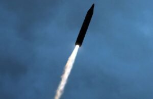 Korea Utara menembakkan selusin rudal balistik ke arah Laut Jepang, kata Korea Selatan