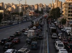 Eksodus massal dari Beirut selatan tak lama setelah tentara Israel menyerukan evakuasi dari kubu Hizbullah yang berafiliasi dengan Iran