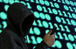 Peretas Rusia menargetkan pejabat AS di layanan pesan, kata FBI