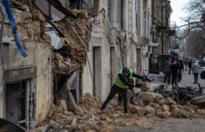 Serangan Rusia menewaskan tiga orang di Odessa, serangan Ukraina membunuh satu orang di Rusia