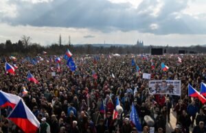 Republik Ceko: ribuan demonstran berkumpul menentang kebijakan pro-Rusia Andrej Babis