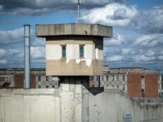 Kejahatan: Pelarian luar biasa seorang narapidana, diambil dari penjara Villepinte oleh kaki tangannya yang menyamar sebagai petugas polisi