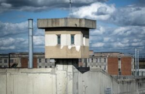 Kejahatan: Pelarian luar biasa seorang narapidana, diambil dari penjara Villepinte oleh kaki tangannya yang menyamar sebagai petugas polisi