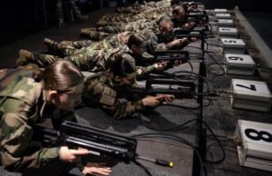 “Kami tidak aman dari perang”: kaum muda menceritakan alasan mereka mengajukan permohonan wajib militer sukarela