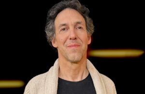 "Anda akan mendapatkan hukuman dua puluh tahun, karena kami akan menuduh Anda memata-matai" : mantan sandera Laurent Vinatier menceritakan penahanannya di Rusia