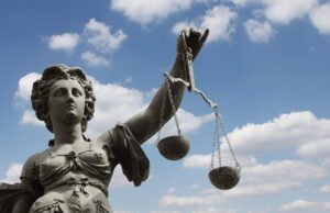 Pembunuhan Olivio Gomes oleh seorang petugas polisi: di persidangan, terdakwa mengaku telah bertindak “untuk membela diri”