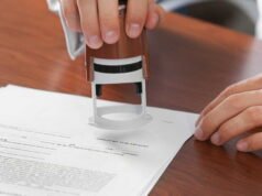 Dia mewariskan kekayaannya ke kotanya, keturunannya ingin mendapatkan kembali uang tersebut