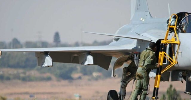 l-avion-suedois-ultra-moderne-jas-39-gripen-arrive-bientot-en-ukraine-pour-defier-l-armee-russe.jpg