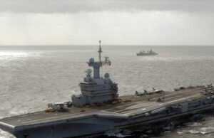 Kapal induk Charles-de-Gaulle, andalan persenjataan Prancis, akan dikerahkan di Mediterania
