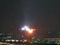 Gambar yang mengesankan dari mesin Delta Airlines yang terbakar saat lepas landas