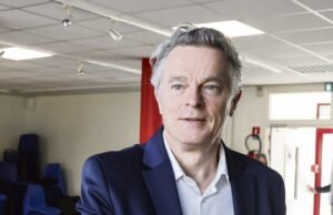 “Untuk membangun kota yang damai, kita membutuhkan mayoritas yang damai”: wawancara dengan Fabien Roussel