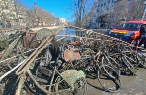 Strasbourg. Satu ton sampah diambil dari kanal Faux-Rempart