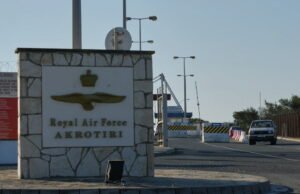 landasan pacu di pangkalan udara Inggris di Siprus terkena drone