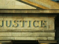 Di persidangan, ibu dan nenek menyangkal pembunuhan bayi