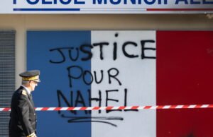 perintah keadilan pada banding atas persidangan atas kekerasan terhadap petugas polisi