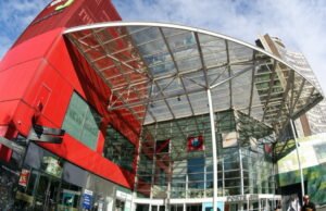 di pusat kota, keaktifan lingkungan menjadi perhatian utama