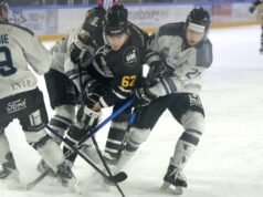 Hoki es. Menuju babak playoff untuk Étoile Noire de Strasbourg, dikalahkan oleh Caen untuk musim reguler terakhir mereka