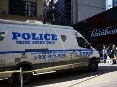 AMERIKA SERIKAT. Seorang pria ditangkap di New York karena diduga melemparkan alat peledak saat protes