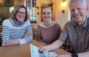 Kota 2026. Di Hoerdt, Denis Fuchs membawa daftar aktivis lingkungan dan sipil