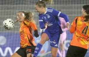 Sepak bola. Pemulihan otot bagi para wanita Racing Club de Strasbourg, yang menantang Paris FC
