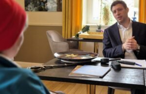 yang pertama dengan kesuksesan tak terduga